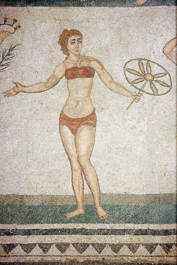 mosaici-di-piazza-armerina-3-678x1024.webp